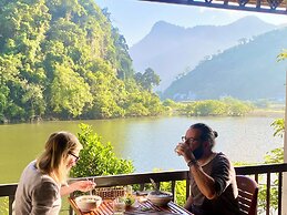 Ba Be Lakeside Bungalow