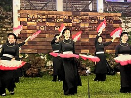 Ba Be Lakeside Bungalow