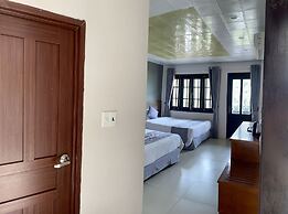 Ba Be Lakeside Bungalow