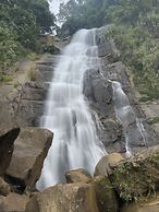 Ba Be Lakeside Bungalow