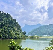 Ba Be Lakeside Bungalow