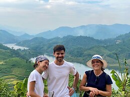 Ba Be Lakeside Bungalow