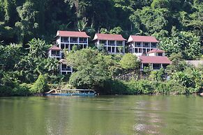 Ba Be Lakeside Bungalow