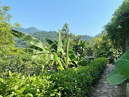 Ba Be Lakeside Bungalow