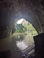 Ba Be Lakeside Bungalow