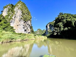 Ba Be Lakeside Bungalow