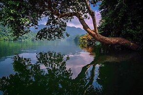 Ba Be Lakeside Bungalow