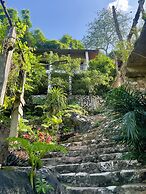 Ba Be Lakeside Bungalow