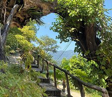 Ba Be Lakeside Bungalow