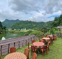 Ba Be Lakeside Bungalow