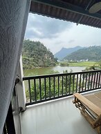 Ba Be Lakeside Bungalow