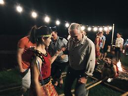 Ba Be Lakeside Bungalow