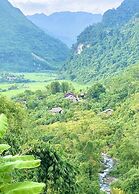 Ba Be Lakeside Bungalow