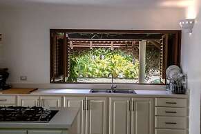 5BR 4.5BA Las Piñas CdC Villa by ASVR