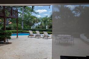 5BR 4.5BA Las Piñas CdC Villa by ASVR