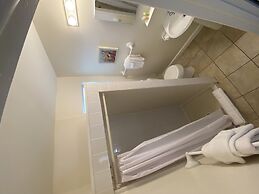 Tropical Villas of Venice Beach