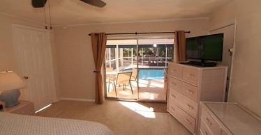 Tropical Villas of Venice Beach