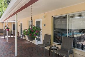 Tropical Villas of Venice Beach