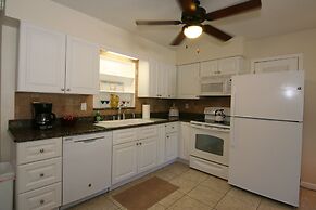 Tropical Villas of Venice Beach