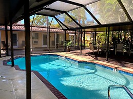 Tropical Villas of Venice Beach