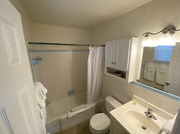 Tropical Villas of Venice Beach