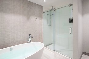 AC Hotel by Marriott Portsmouth