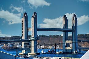 AC Hotel by Marriott Portsmouth