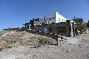 Starlight Luxury Seaside Villa & Suites