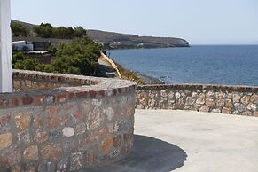 Starlight Luxury Seaside Villa & Suites