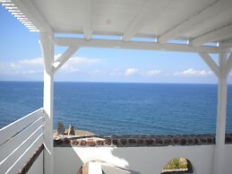 Starlight Luxury Seaside Villa & Suites