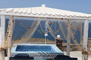 Starlight Luxury Seaside Villa & Suites