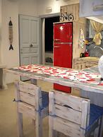 Starlight Luxury Seaside Villa & Suites