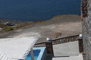 Starlight Luxury Seaside Villa & Suites