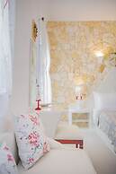 Starlight Luxury Seaside Villa & Suites