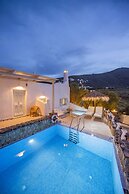 Starlight Luxury Seaside Villa & Suites