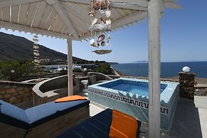 Starlight Luxury Seaside Villa & Suites