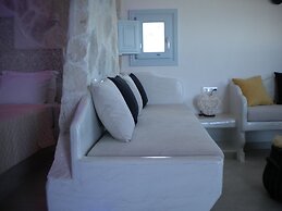 Starlight Luxury Seaside Villa & Suites