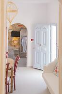 Starlight Luxury Seaside Villa & Suites