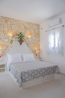 Starlight Luxury Seaside Villa & Suites
