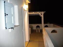 Starlight Luxury Seaside Villa & Suites