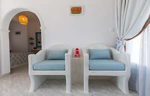 Starlight Luxury Seaside Villa & Suites