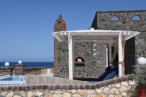 Starlight Luxury Seaside Villa & Suites