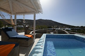 Starlight Luxury Seaside Villa & Suites