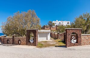 Starlight Luxury Seaside Villa & Suites