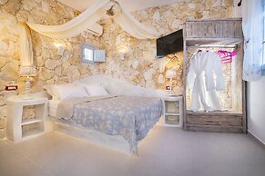 Starlight Luxury Seaside Villa & Suites