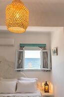 Starlight Luxury Seaside Villa & Suites