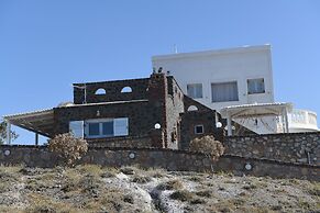 Starlight Luxury Seaside Villa & Suites