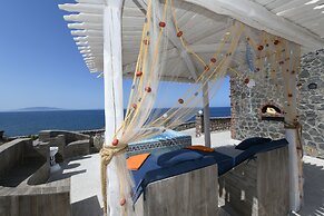 Starlight Luxury Seaside Villa & Suites