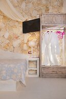 Starlight Luxury Seaside Villa & Suites