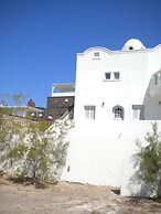 Starlight Luxury Seaside Villa & Suites